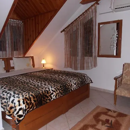 Guesthouse Agnandi Káto Loutrákion Exterior foto